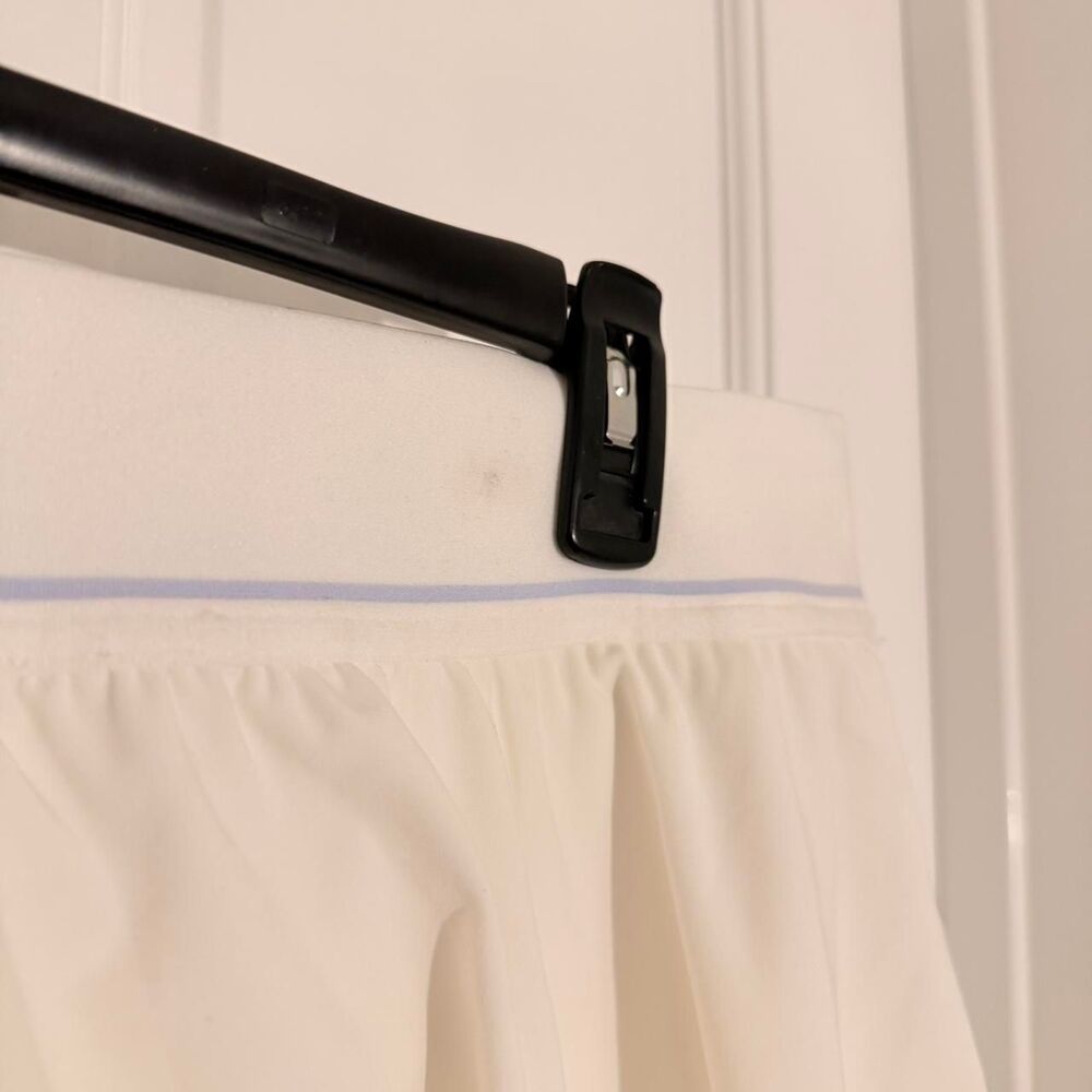 Lululemon Court Rival High-Rise Layered White Tennis Skirt Skort Size 12 - Picture 5 of 5